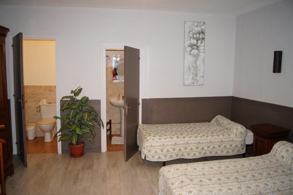 Le Grand Hotel Aups Room photo